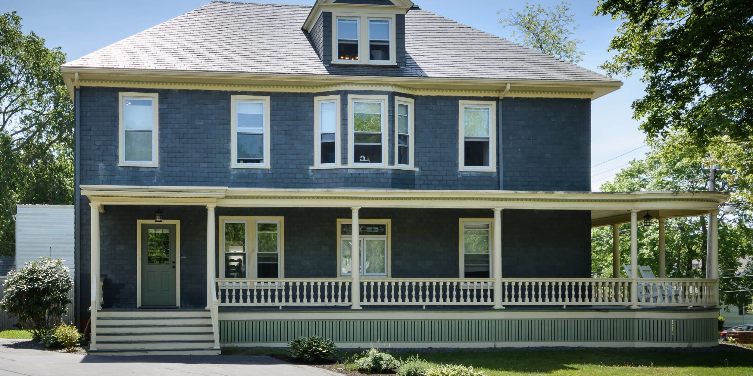 Outside Back Cove Washington's residential house