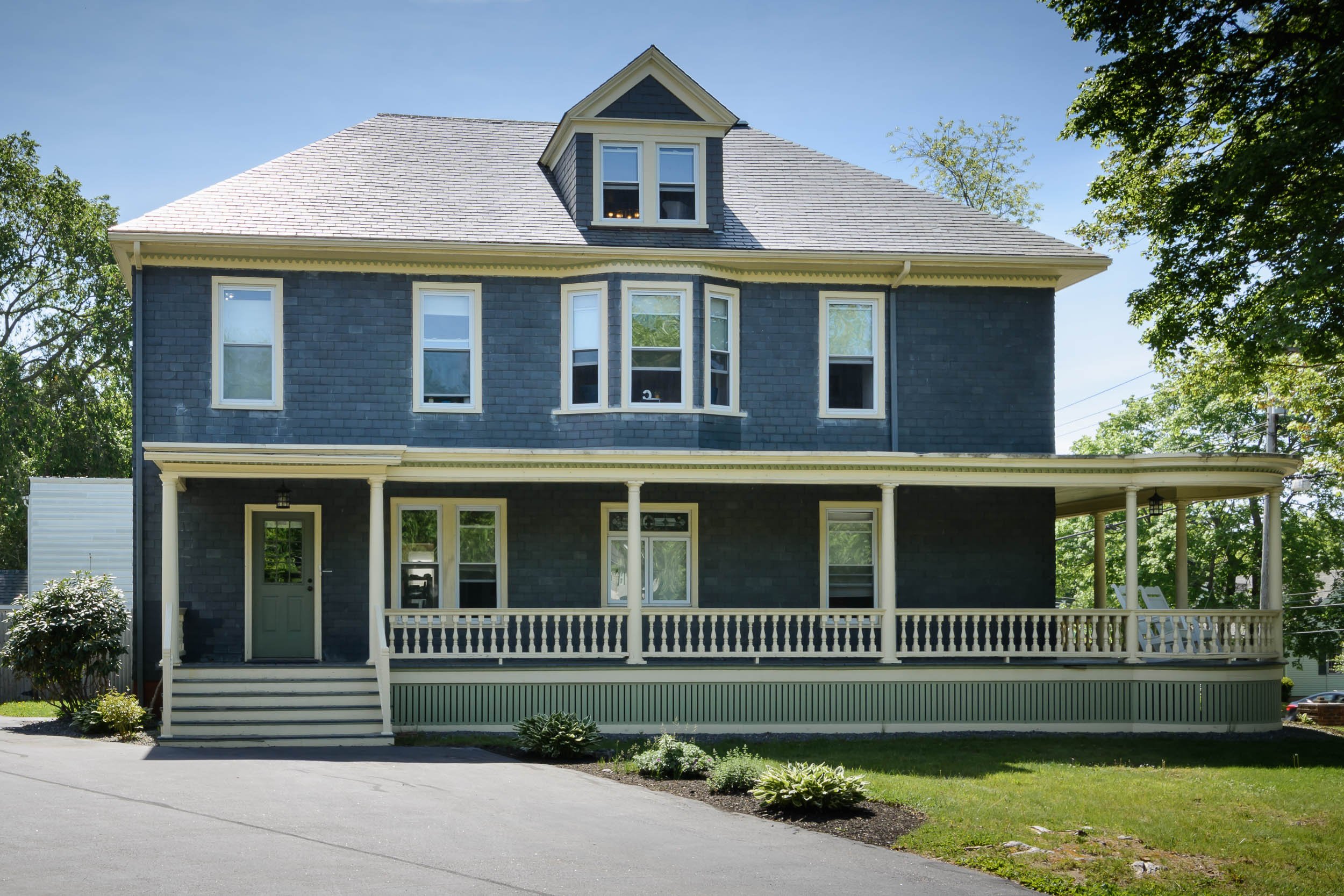 Outside Back Cove Washington's residential house