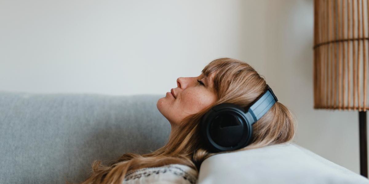 Music and Recovery women listening to music in recovery